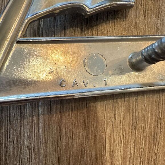 Chevrolet 396 Turbo-Jet Fender Emblem Vintage - Picture 6 of 10